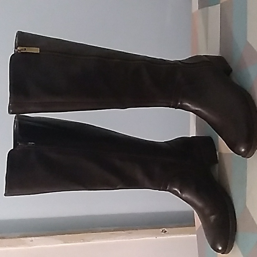Tall boots - Picture 2 of 4